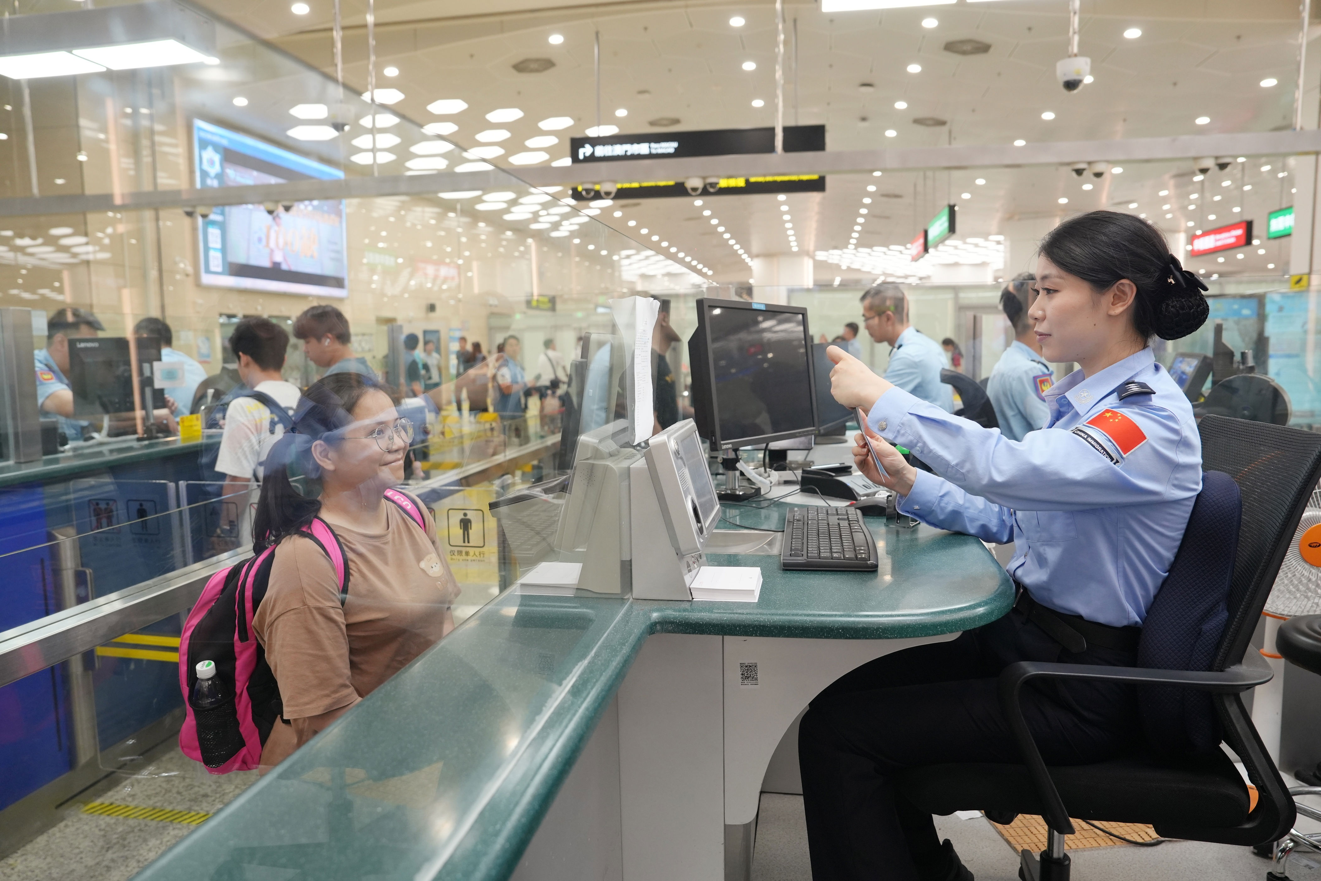 同时, 记者, 名参与第十 同时, 记者, 名参与第十