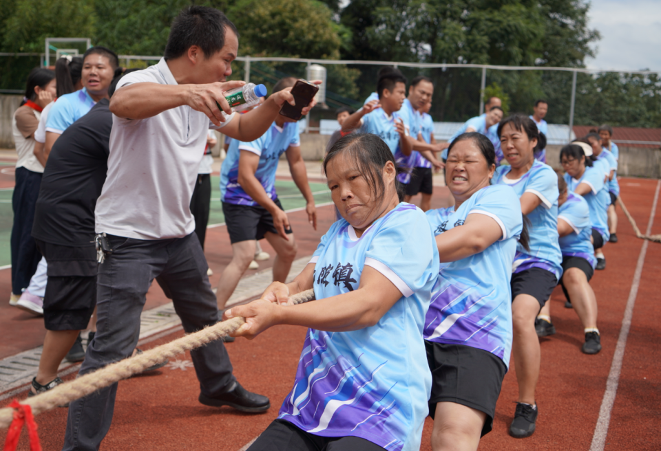 张刺激的, 与来自连州