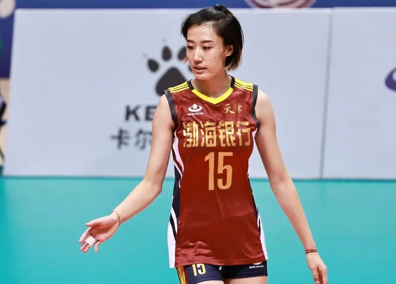 王媛媛现身, 开参加俱乐